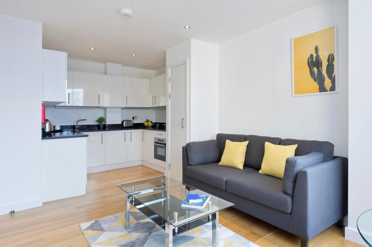 Red Lion Court By City2stay Londra