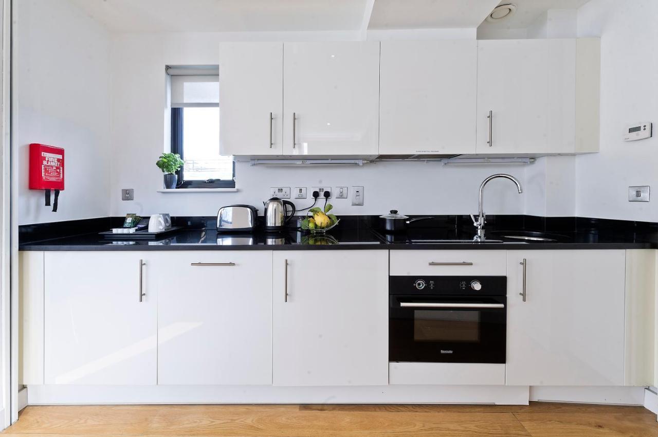 Red Lion Court By City2stay Appartamento Londra